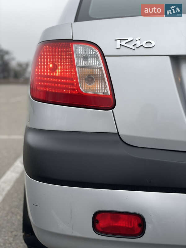 Седан Kia Rio 2007 в Киеве