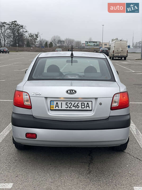 Седан Kia Rio 2007 в Киеве
