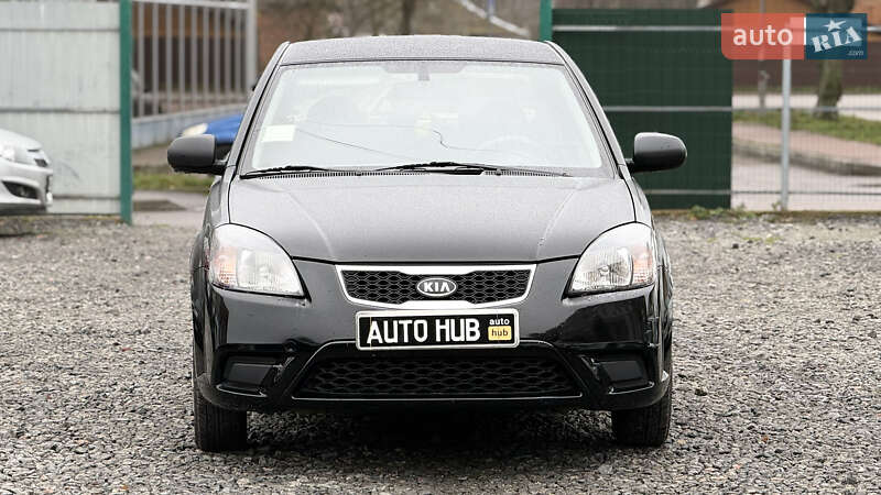 Седан Kia Rio 2011 в Бердичеве