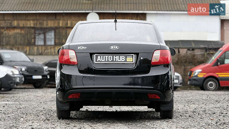 Седан Kia Rio 2011 в Бердичеве