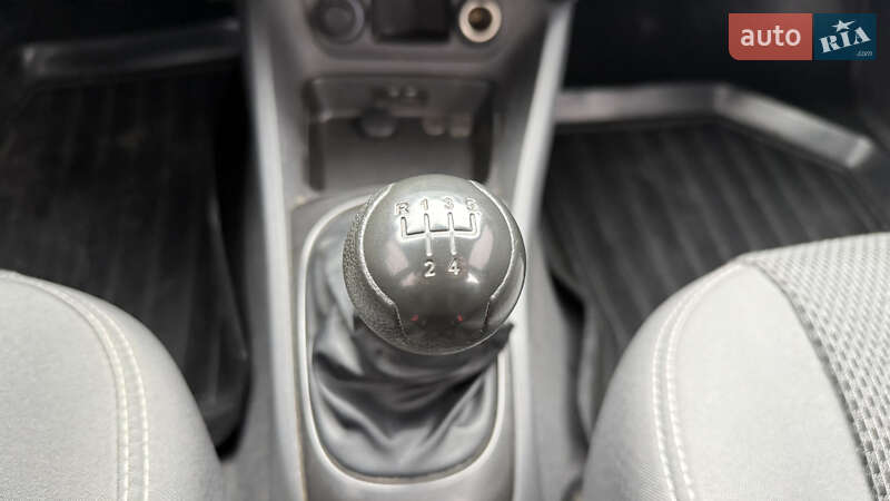 Седан Kia Rio 2011 в Бердичеве