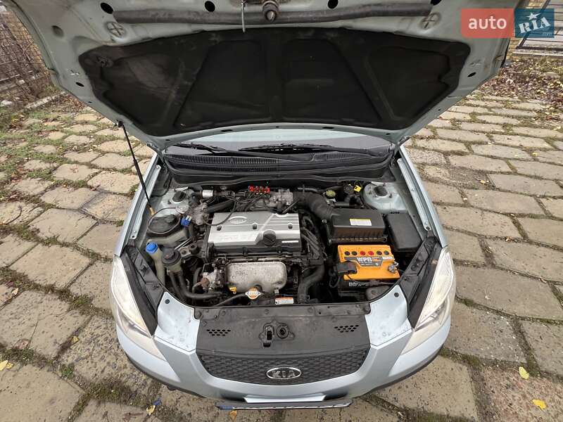 Седан Kia Rio 2007 в Харькове
