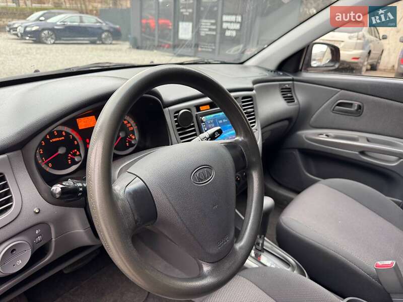 Хэтчбек Kia Rio 2006 в Днепре