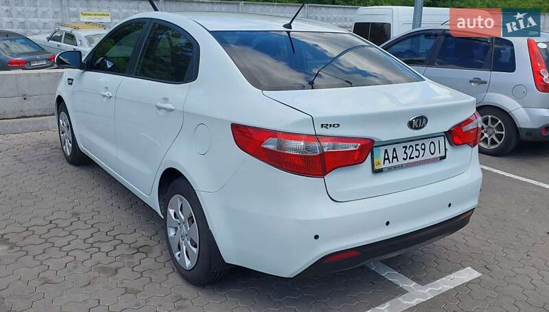Седан Kia Rio 2013 в Киеве
