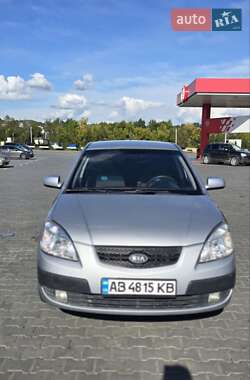 Хэтчбек Kia Rio 2006 в Черновцах