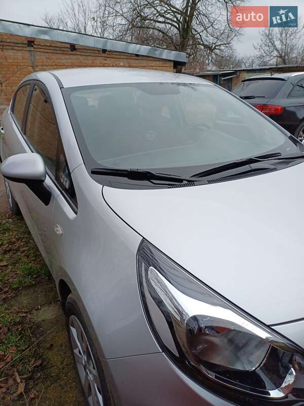 Седан Kia Rio 2015 в Кропивницькому