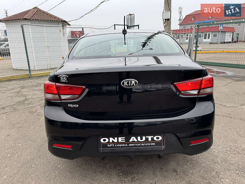 Седан Kia Rio 2017 в Києві