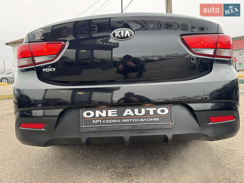 Седан Kia Rio 2017 в Києві