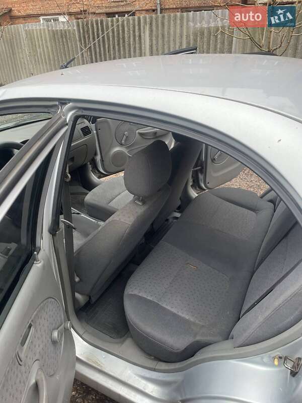 Седан Kia Rio 2005 в Харькове