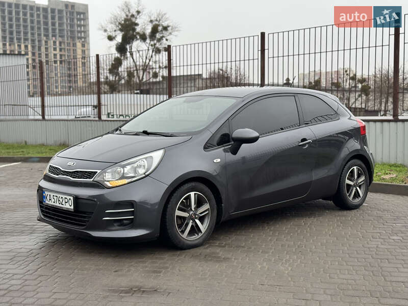 Хэтчбек Kia Rio 2016 в Киеве