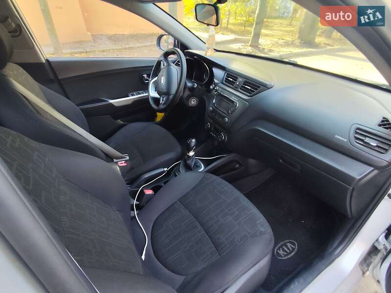 Хетчбек Kia Rio 2013 в Запоріжжі фото 11 Хетчбек Kia Rio 2013 в Запоріжжі