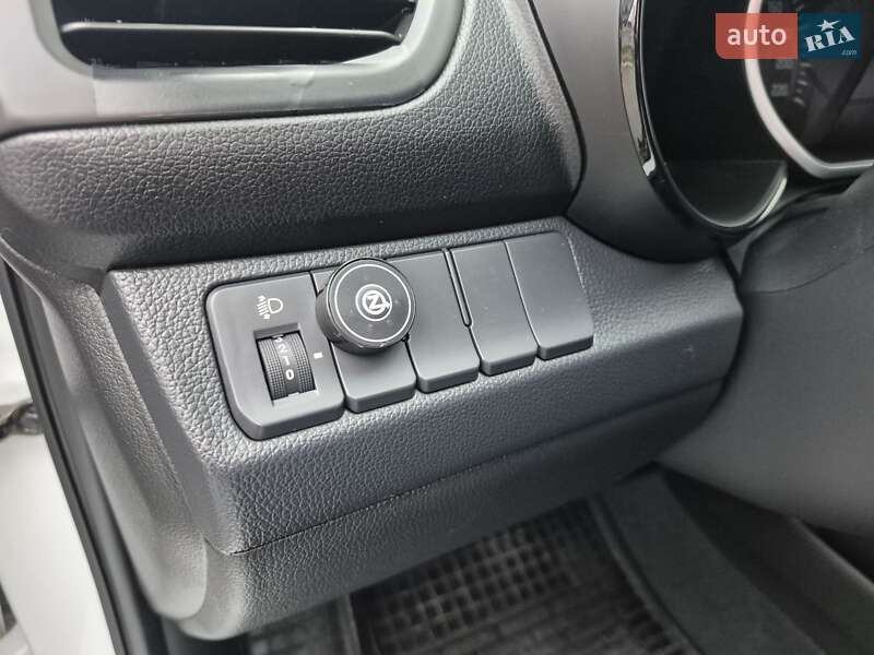 Хэтчбек Kia Rio 2013 в Киеве