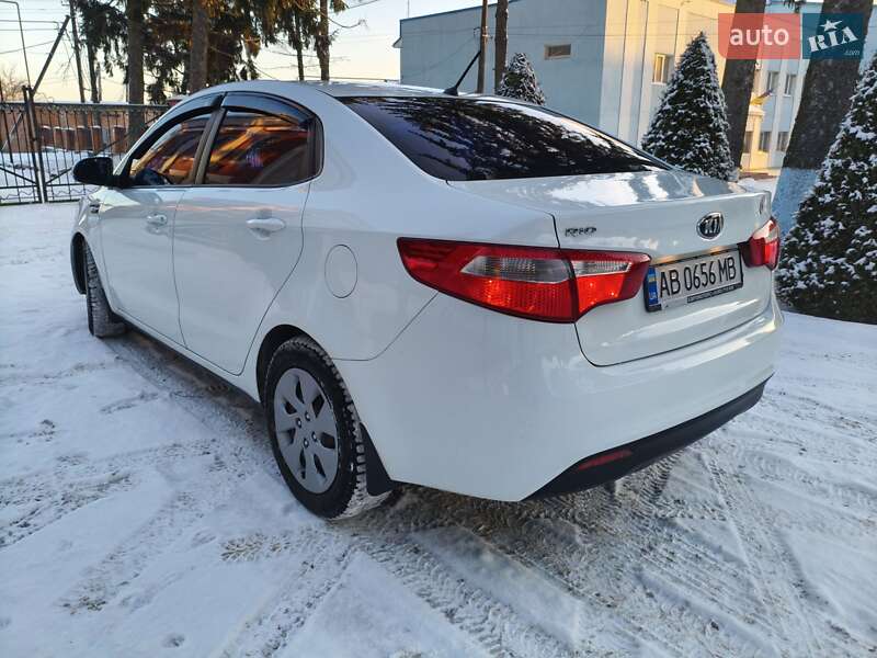 Седан Kia Rio 2013 в Калиновке