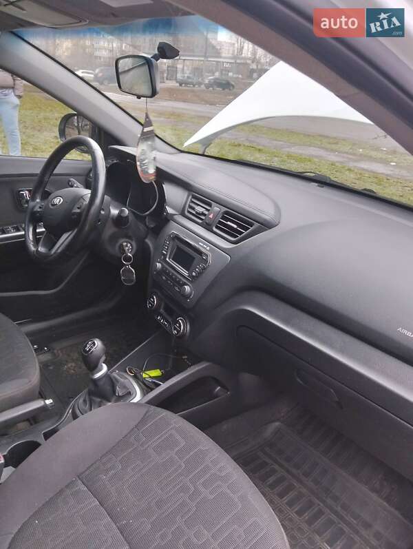 Седан Kia Rio 2014 в Николаеве