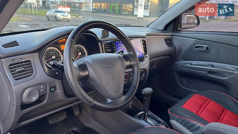 Седан Kia Rio 2006 в Николаеве