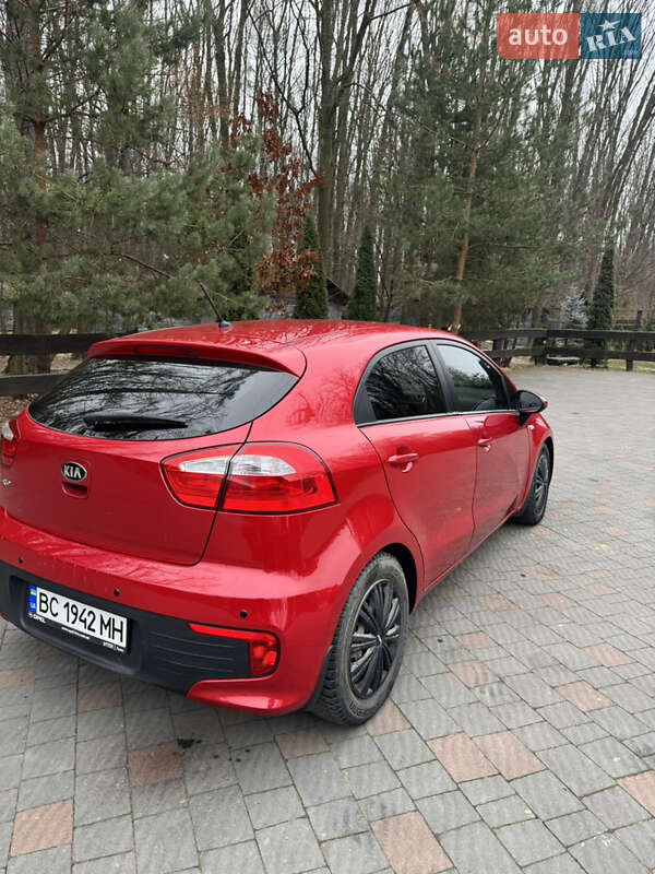 Хетчбек Kia Rio 2015 в Львові