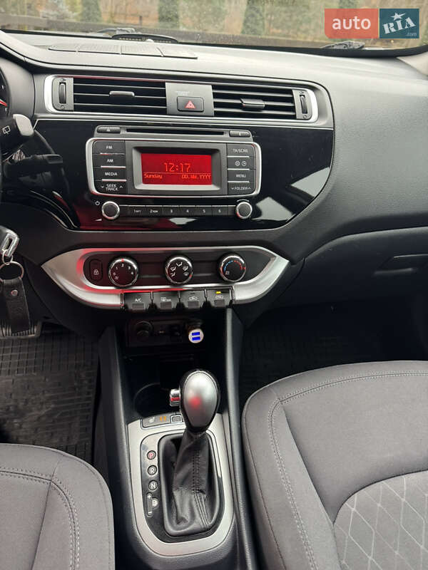 Хетчбек Kia Rio 2015 в Львові