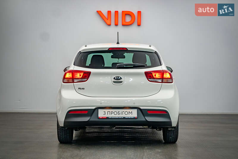 Хэтчбек Kia Rio 2017 в Киеве