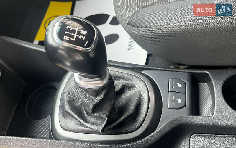 Хэтчбек Kia Rio 2013 в Стрые