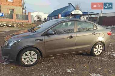 Седан Kia Rio 2013 в Полтаві