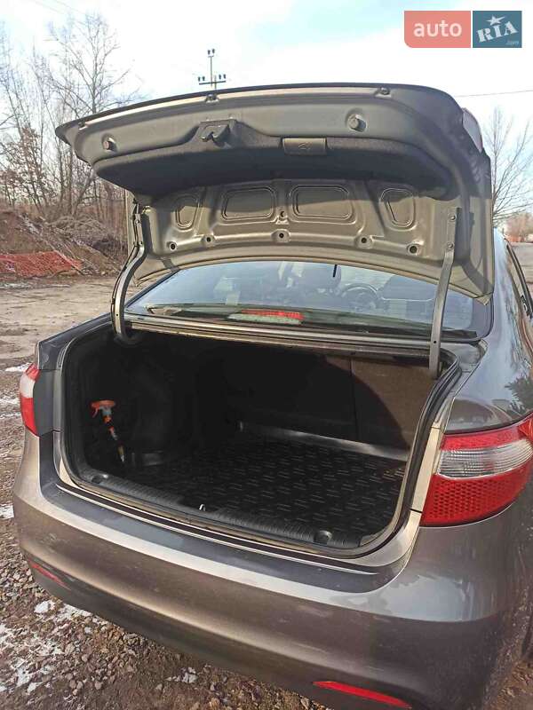 Седан Kia Rio 2013 в Полтаве