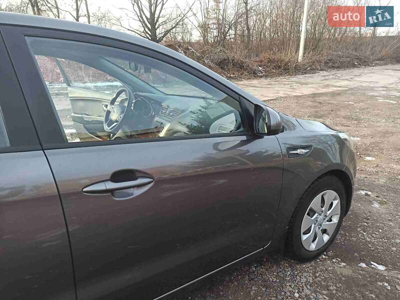 Седан Kia Rio 2013 в Полтаве