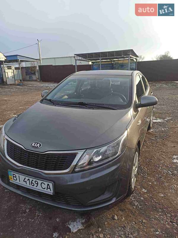 Седан Kia Rio 2013 в Полтаве