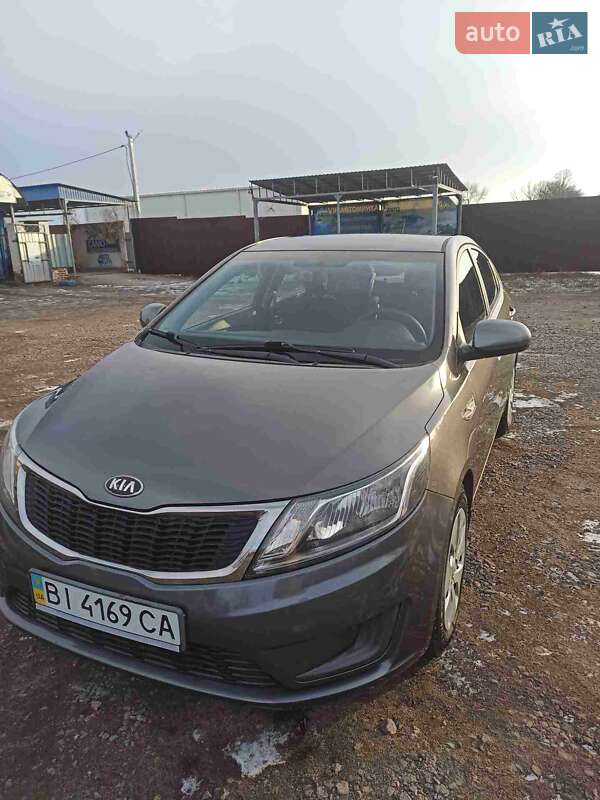 Седан Kia Rio 2013 в Полтаве