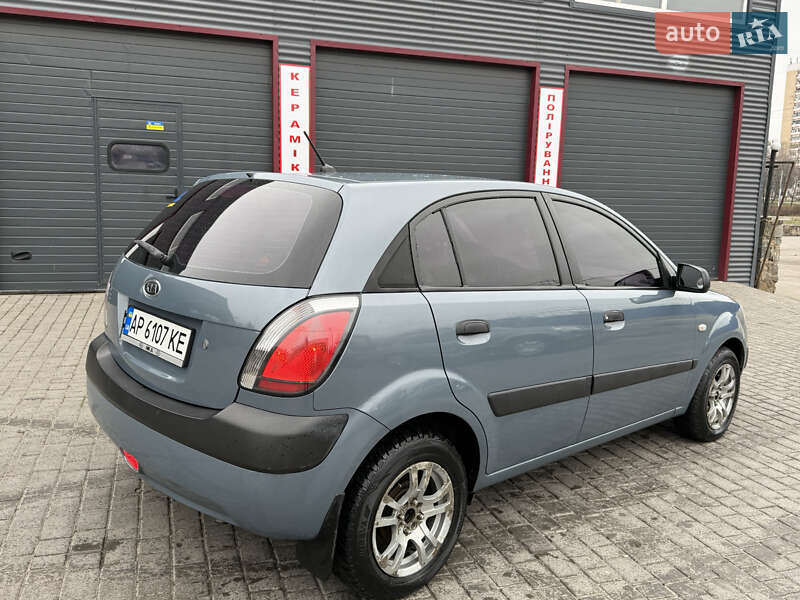 Хэтчбек Kia Rio 2008 в Запорожье