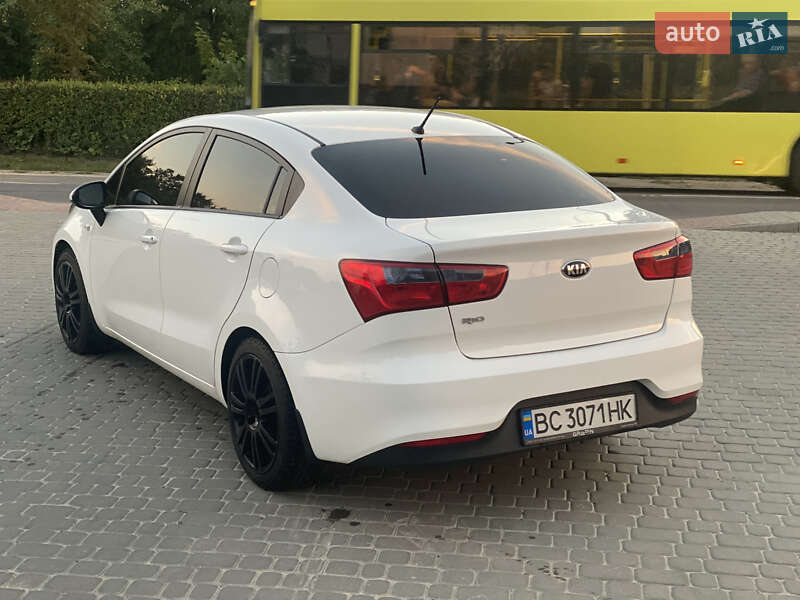 Седан Kia Rio 2017 в Львові