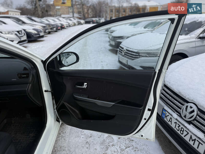 Седан Kia Rio 2013 в Полтаве
