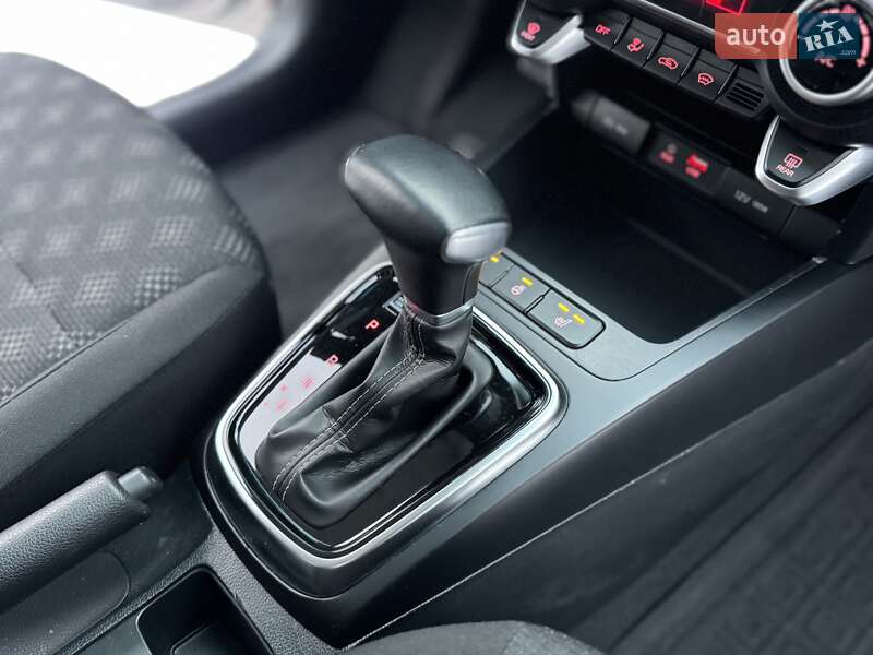 Седан Kia Rio 2017 в Киеве