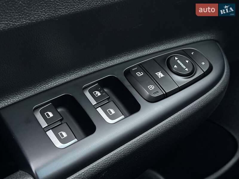 Седан Kia Rio 2017 в Киеве