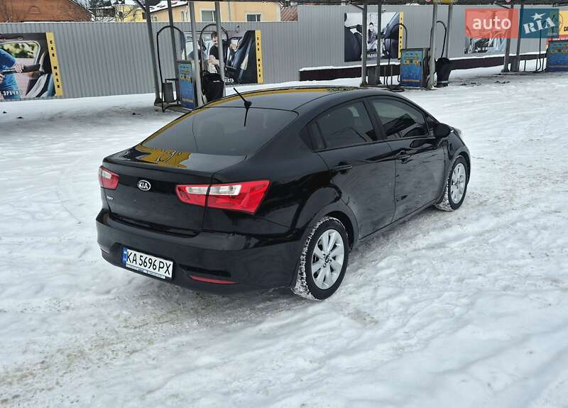 Седан Kia Rio 2015 в Киеве
