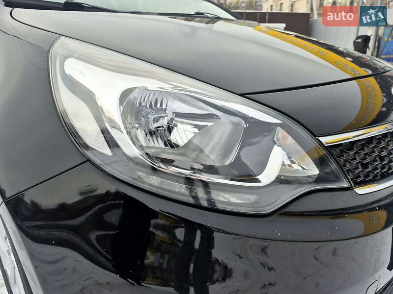 Седан Kia Rio 2015 в Киеве