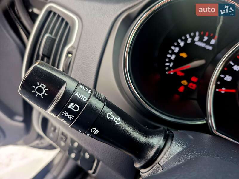 Седан Kia Rio 2015 в Киеве