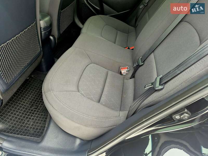 Седан Kia Rio 2015 в Киеве