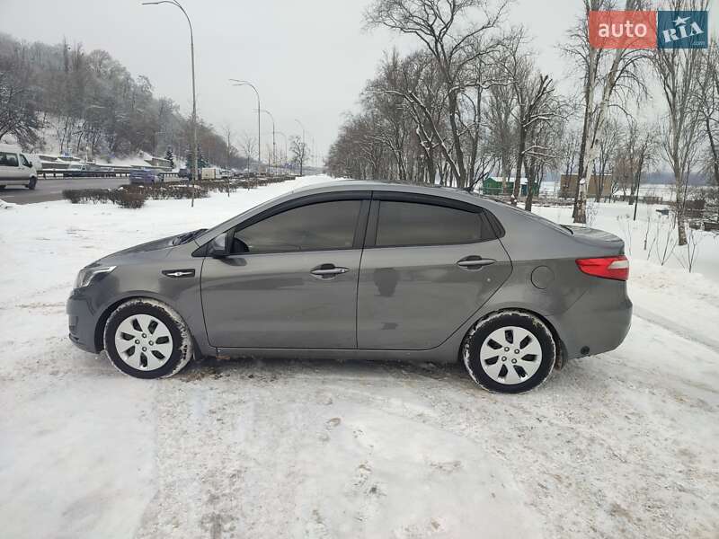 Седан Kia Rio 2013 в Киеве