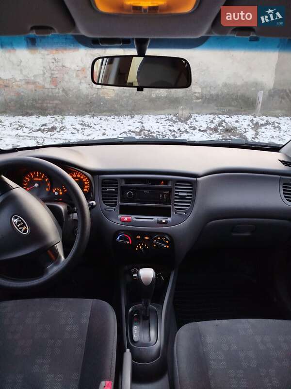 Хэтчбек Kia Rio 2007 в Николаеве