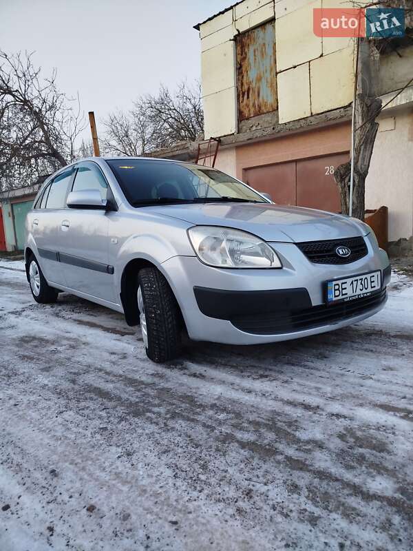 Хэтчбек Kia Rio 2007 в Николаеве