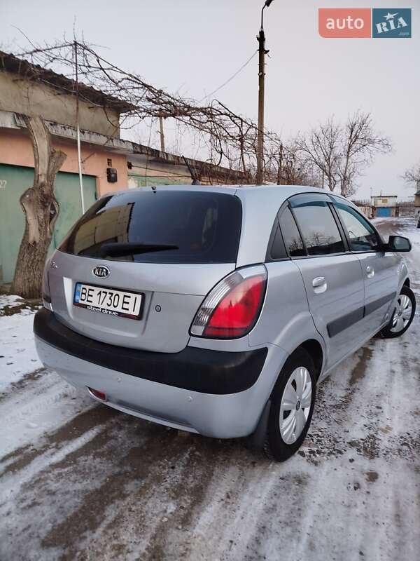 Хэтчбек Kia Rio 2007 в Николаеве
