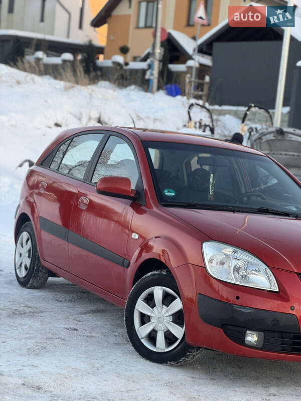 Хэтчбек Kia Rio 2005 в Львове
