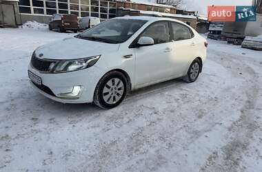 Седан Kia Rio 2012 в Чернігові