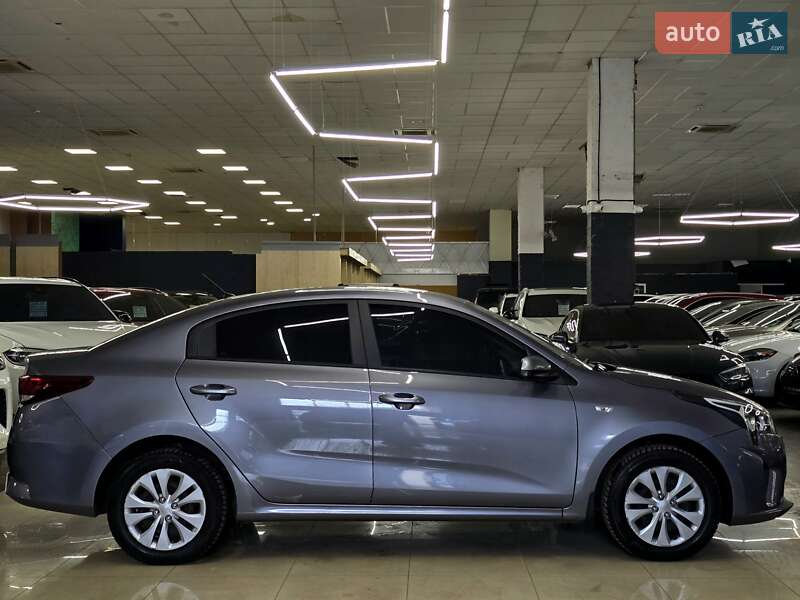 Седан Kia Rio 2021 в Николаеве