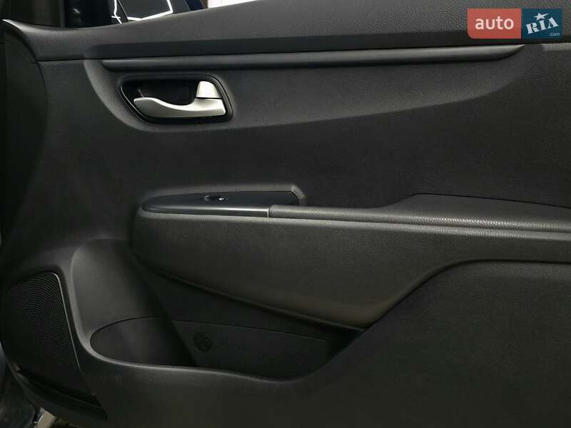 Седан Kia Rio 2021 в Николаеве