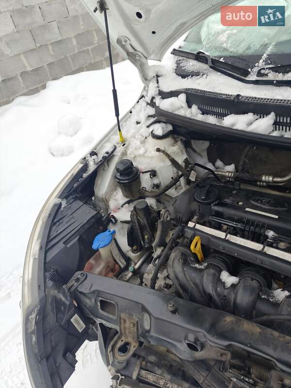 Хэтчбек Kia Rio 2012 в Остроге фото 6 Хэтчбек Kia Rio 2012 в Остроге