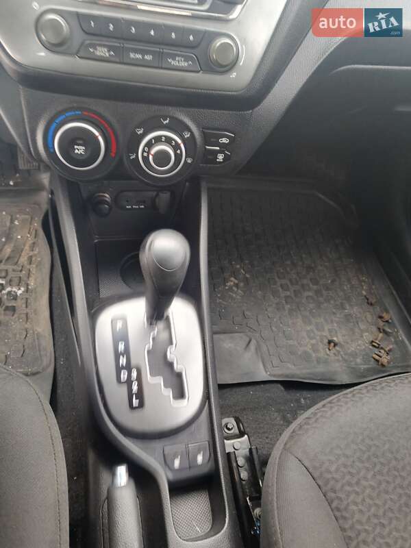 Хэтчбек Kia Rio 2012 в Остроге фото 13 Хэтчбек Kia Rio 2012 в Остроге