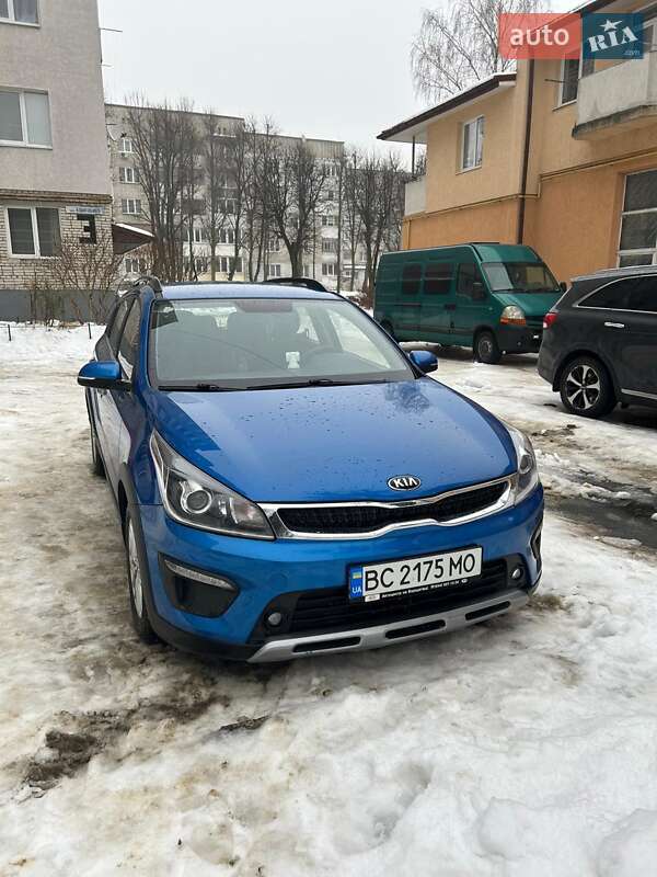 Хэтчбек Kia Rio 2018 в Новояворовске фото Хэтчбек Kia Rio 2018 в Новояворовске