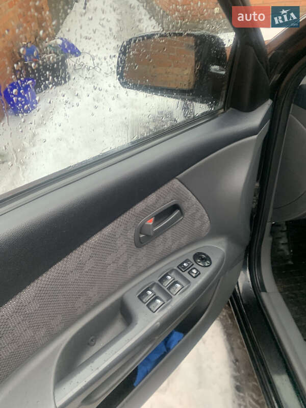 Хетчбек Kia Rio 2008 в Високому