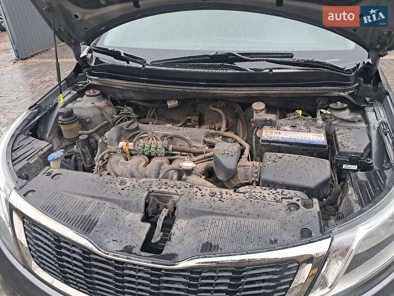 Седан Kia Rio 2012 в Кропивницком